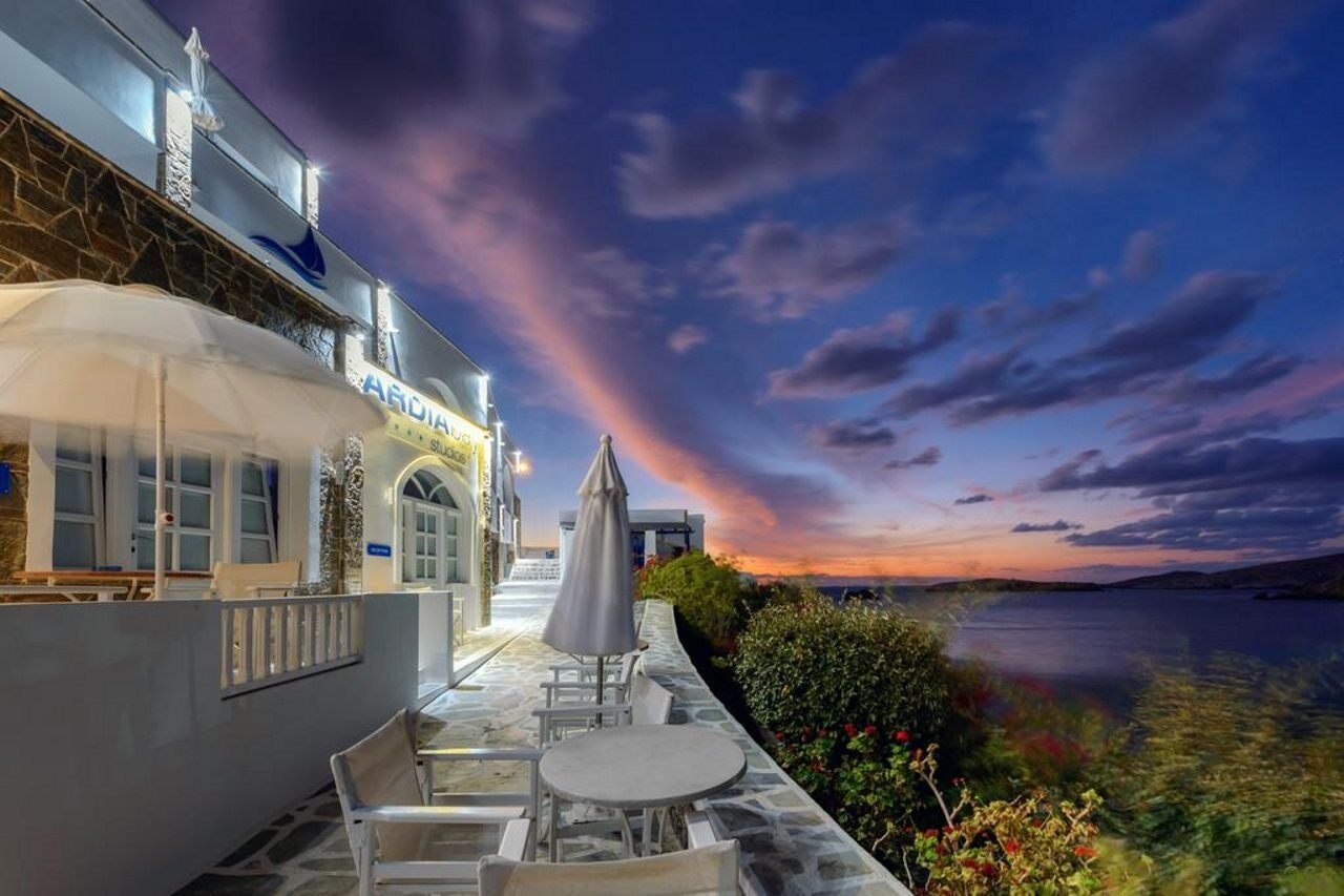 كارافوستاسيس Vardia Bay Studios المظهر الخارجي الصورة